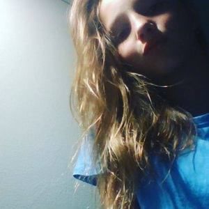 Meet your Posher, Claudia